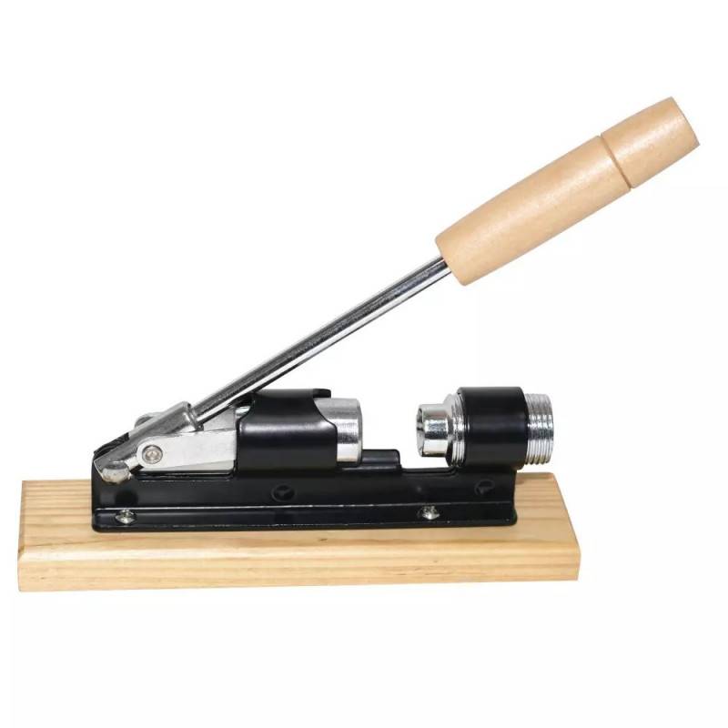 Орехотрошачка Kinghoff KH 1660, Стоманена конструкция, Дървена дръжка, Черен — снимка