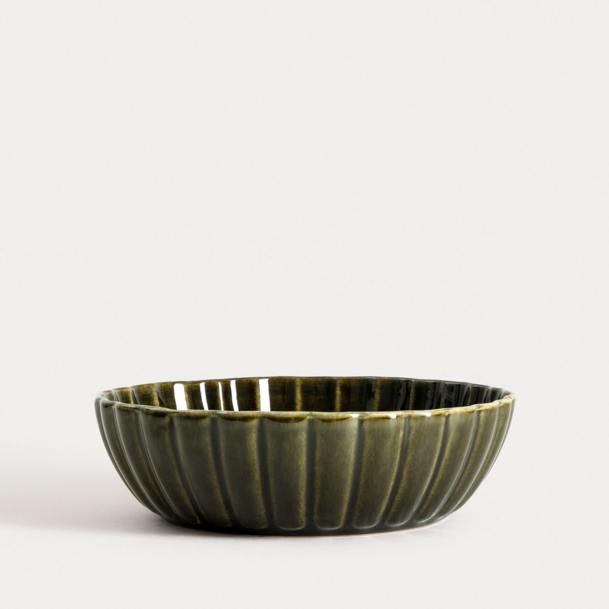 Зелена дълбока чиния HOMLA MELIDA 19 см за супи

11.