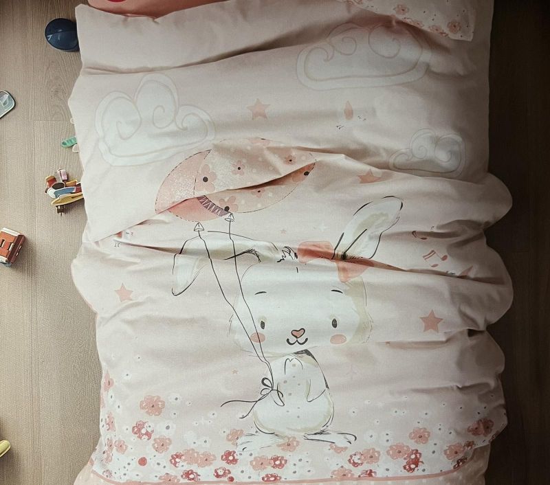 Снимка на Памучен спален комплект Bunny Balloons в  цвят праскова, качествена марка, цена 32.47 лв