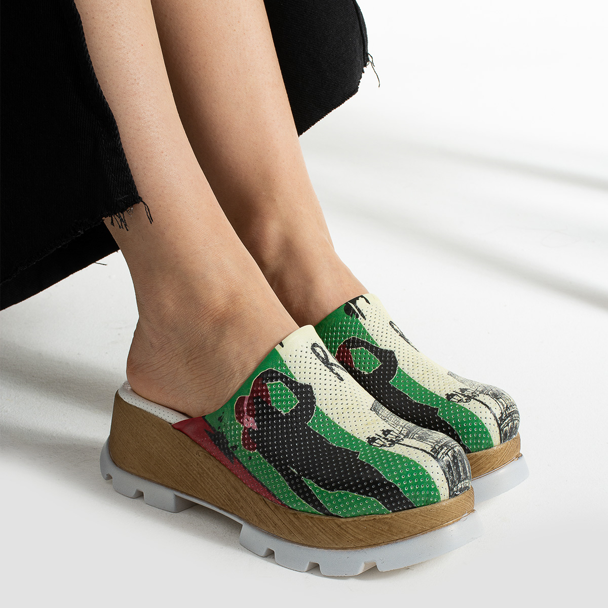 Анатомични дамски чехли на платформа от естествена кожа ARMADA, комфорт и стил, цена 48.57 лв  
  
2.