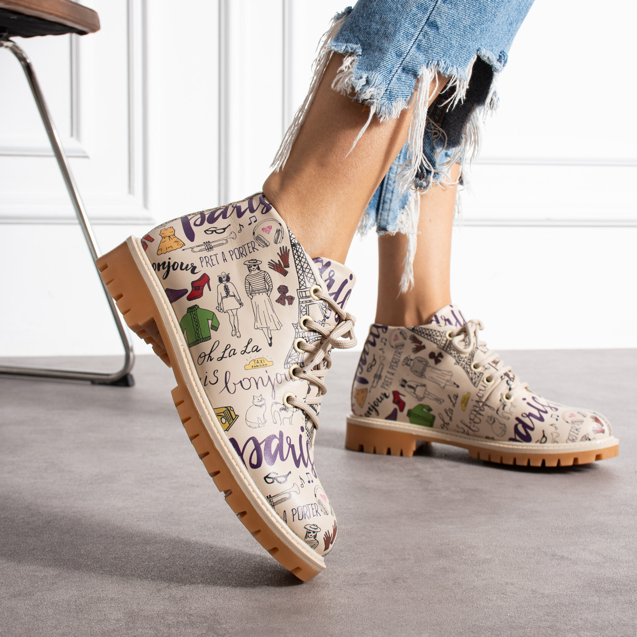 Дамски обувки боти с принт от естествена кожа, модерни и комфортни за всеки ден  

9.