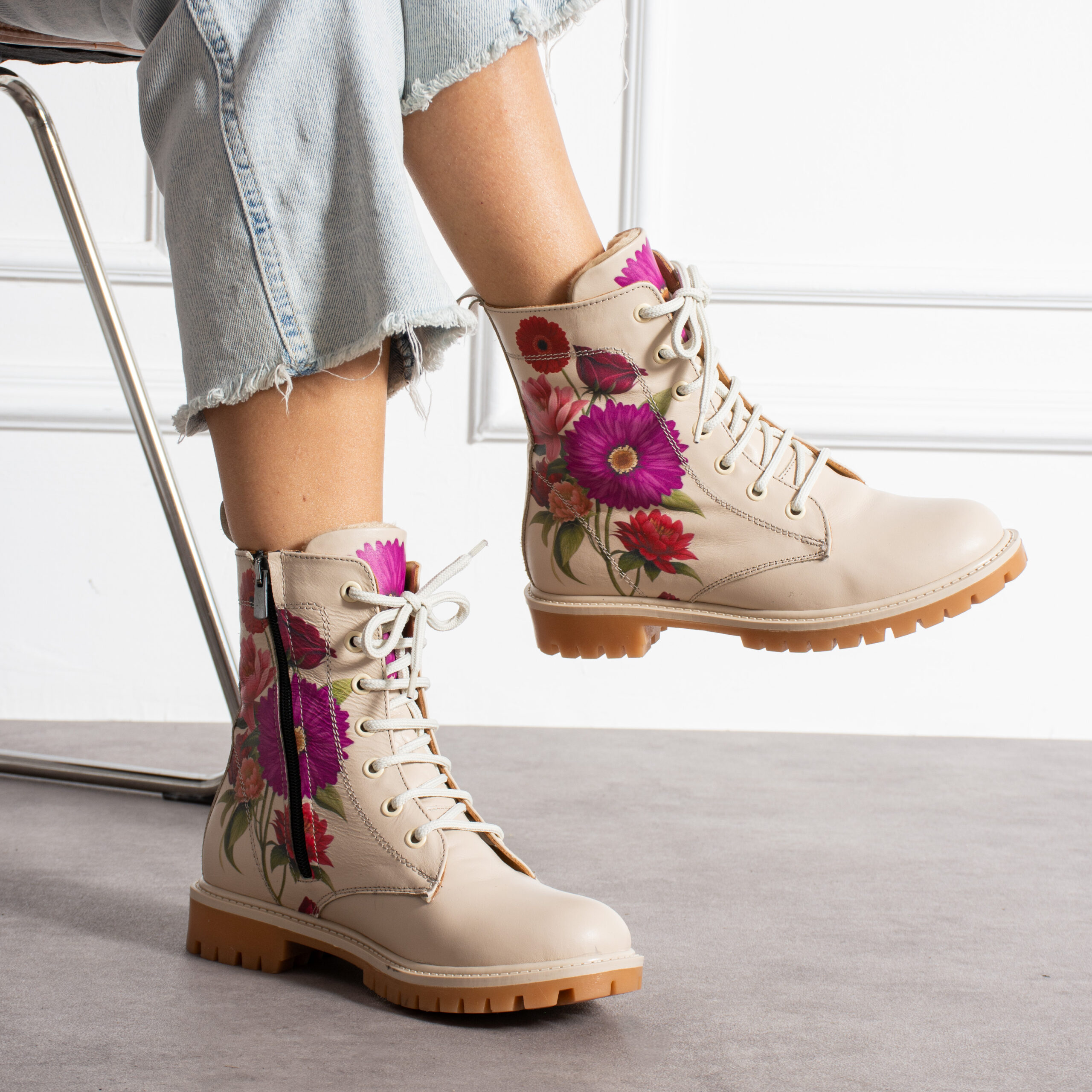 Снимка на Дамски боти с флорален принт от естествена кожа, ARMADA, цена 77.72 лв