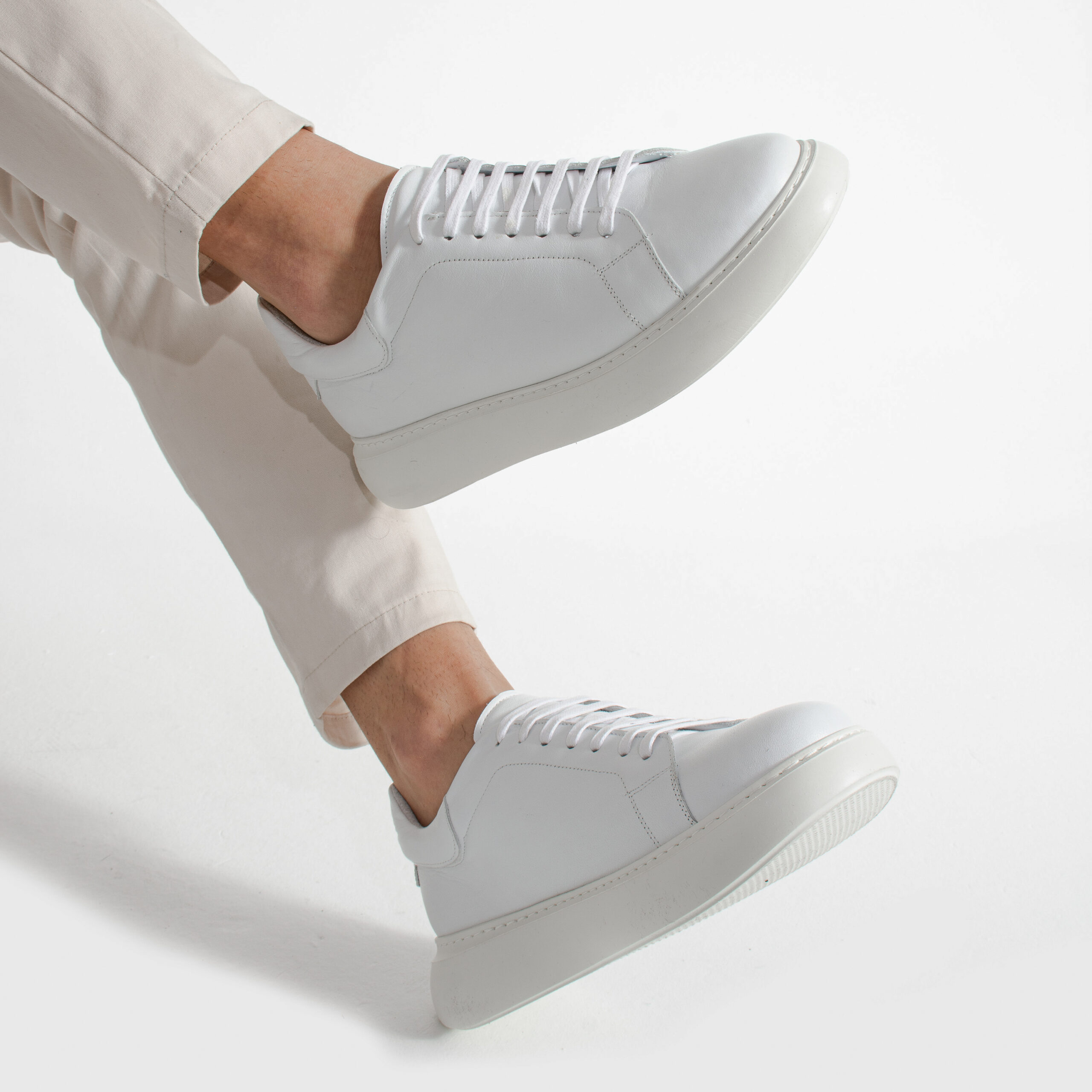 Мъжки бели кецове от естествена кожа от ARMADA — продуктова снимка