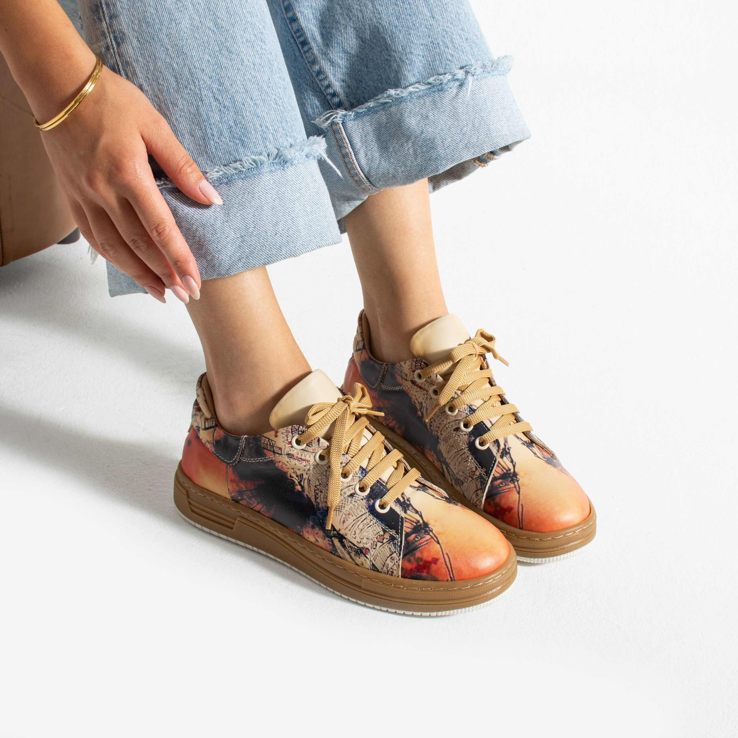 Снимка на Анатомични дамски кецове от естествена кожа, ARMADA, цена 76.18 лв