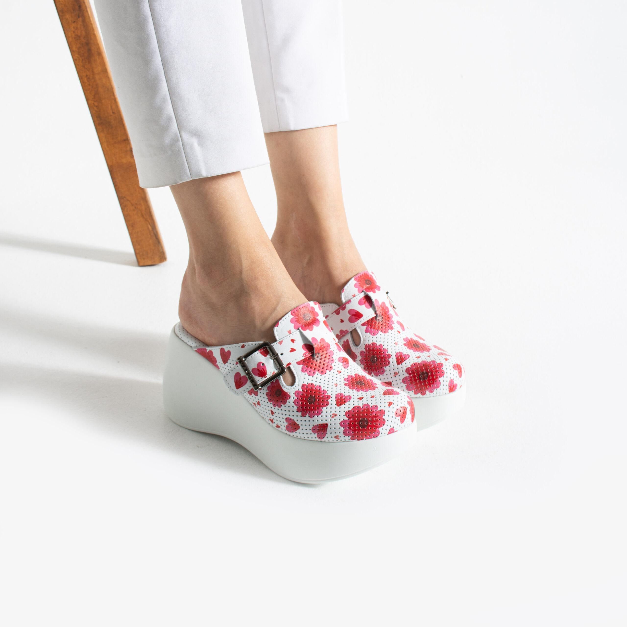 Анатомични дамски чехли на платформа, естествена кожа, комфорт  

9