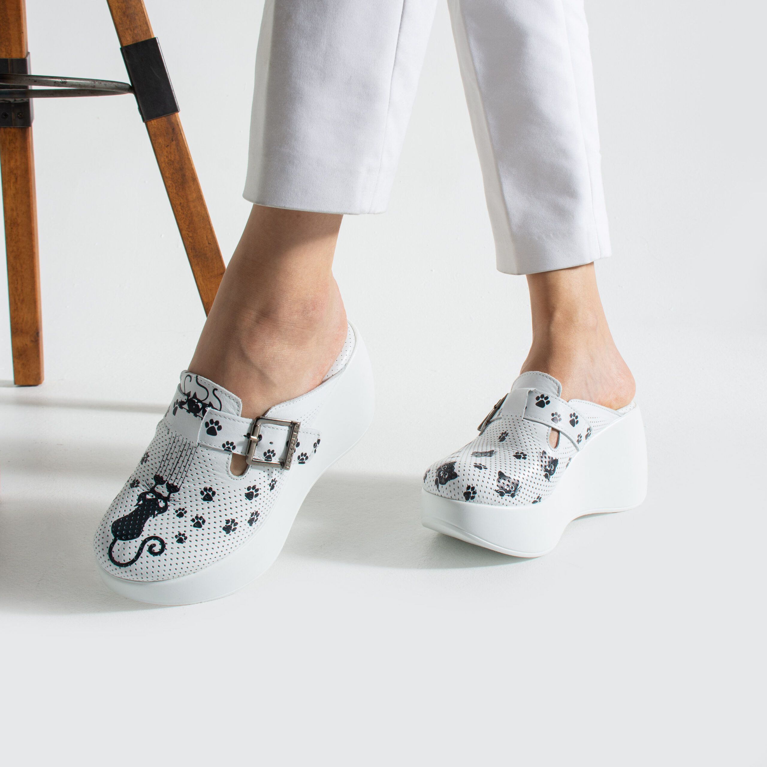 Дамски анатомични чехли на платформа от естествена кожа, комфорт за крака  

6