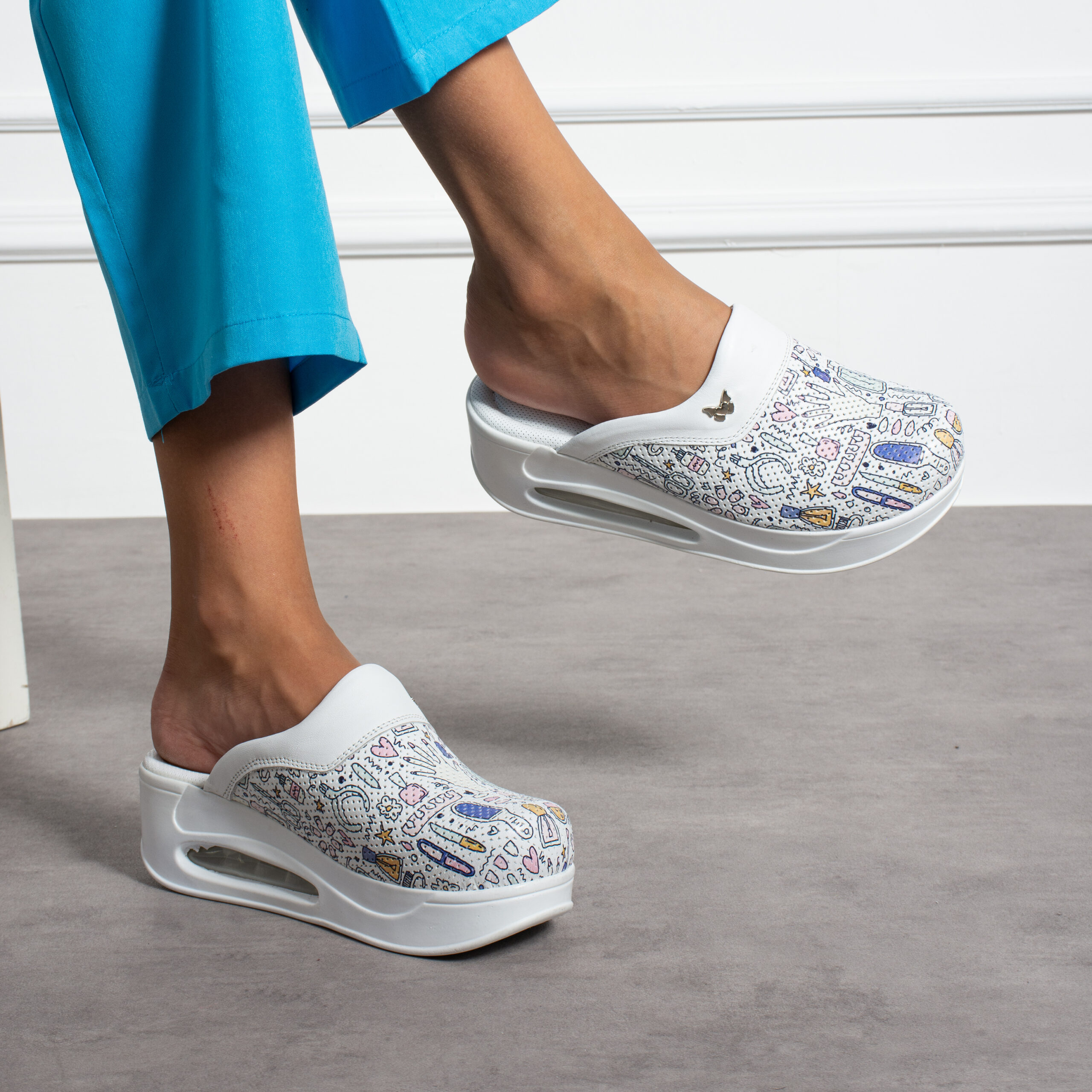 Работно анатомично сабо от естествена кожа, комфорт и функционалност, за жени  

18