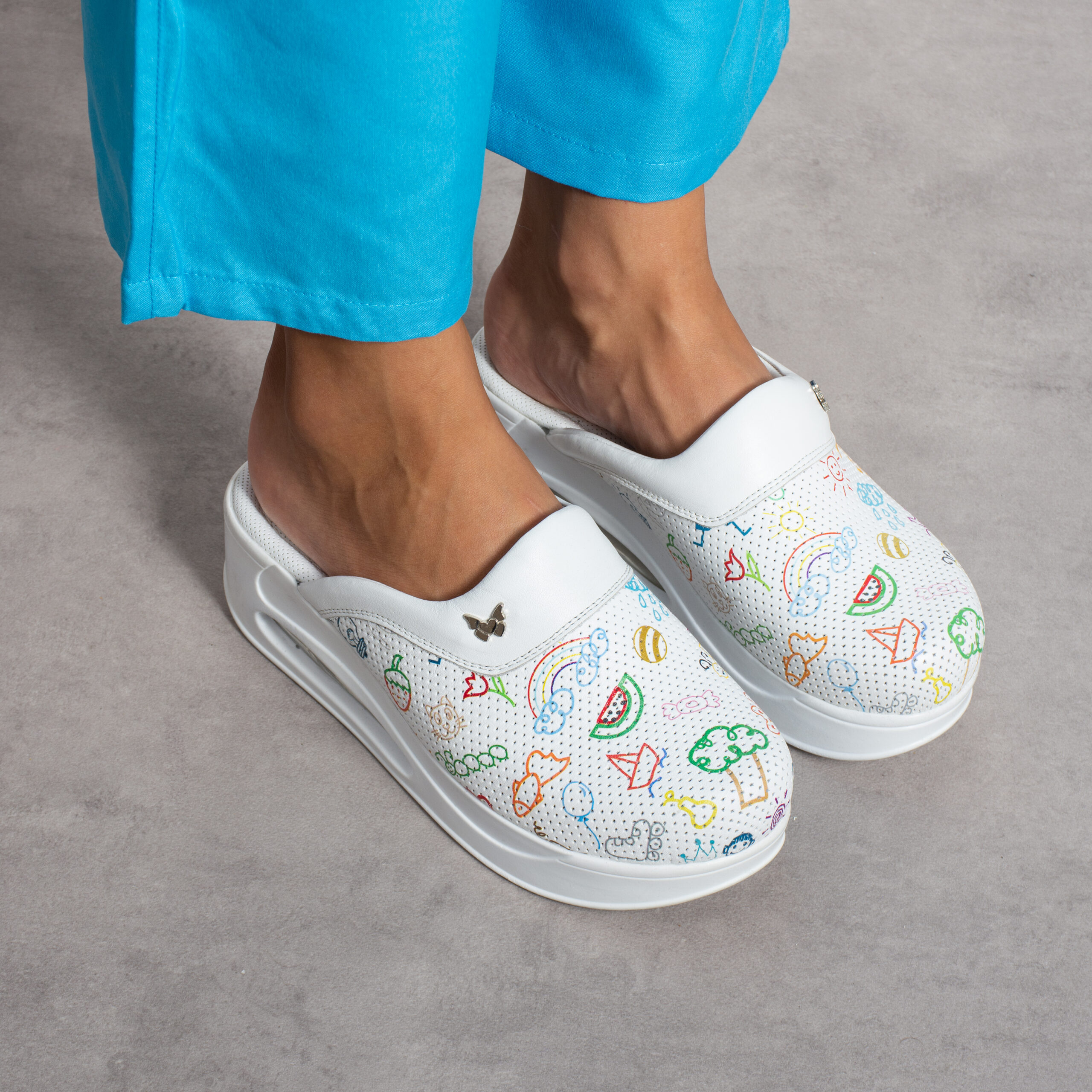 Дамски анатомични чехли на платформа, естествена кожа, комфорт и стил  

16