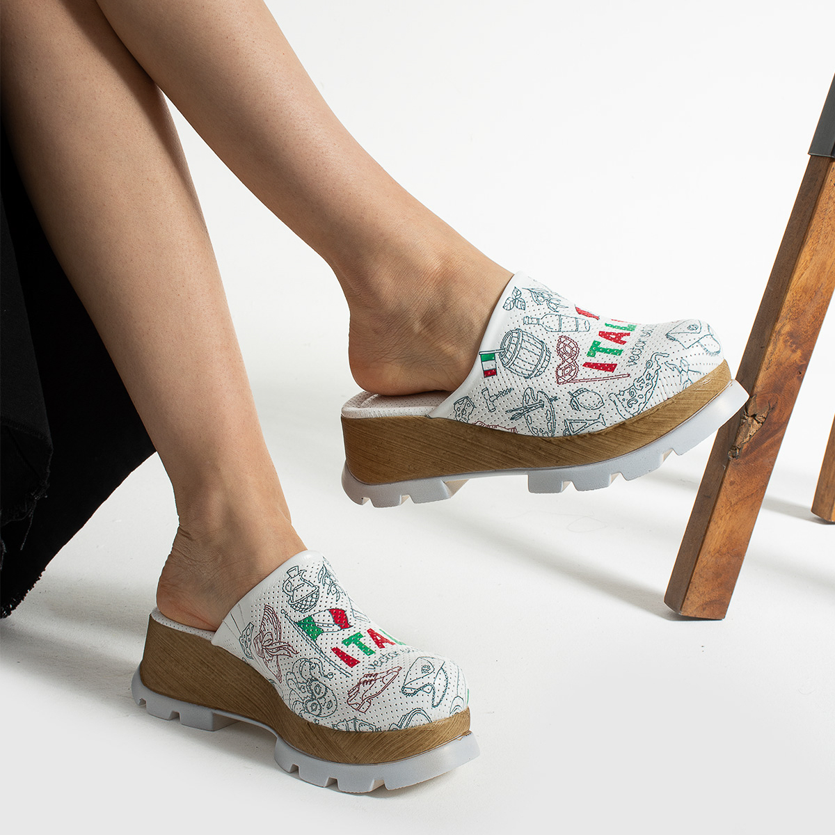 Анатомичични чехли на платформа от естествена кожа ARMADA

16