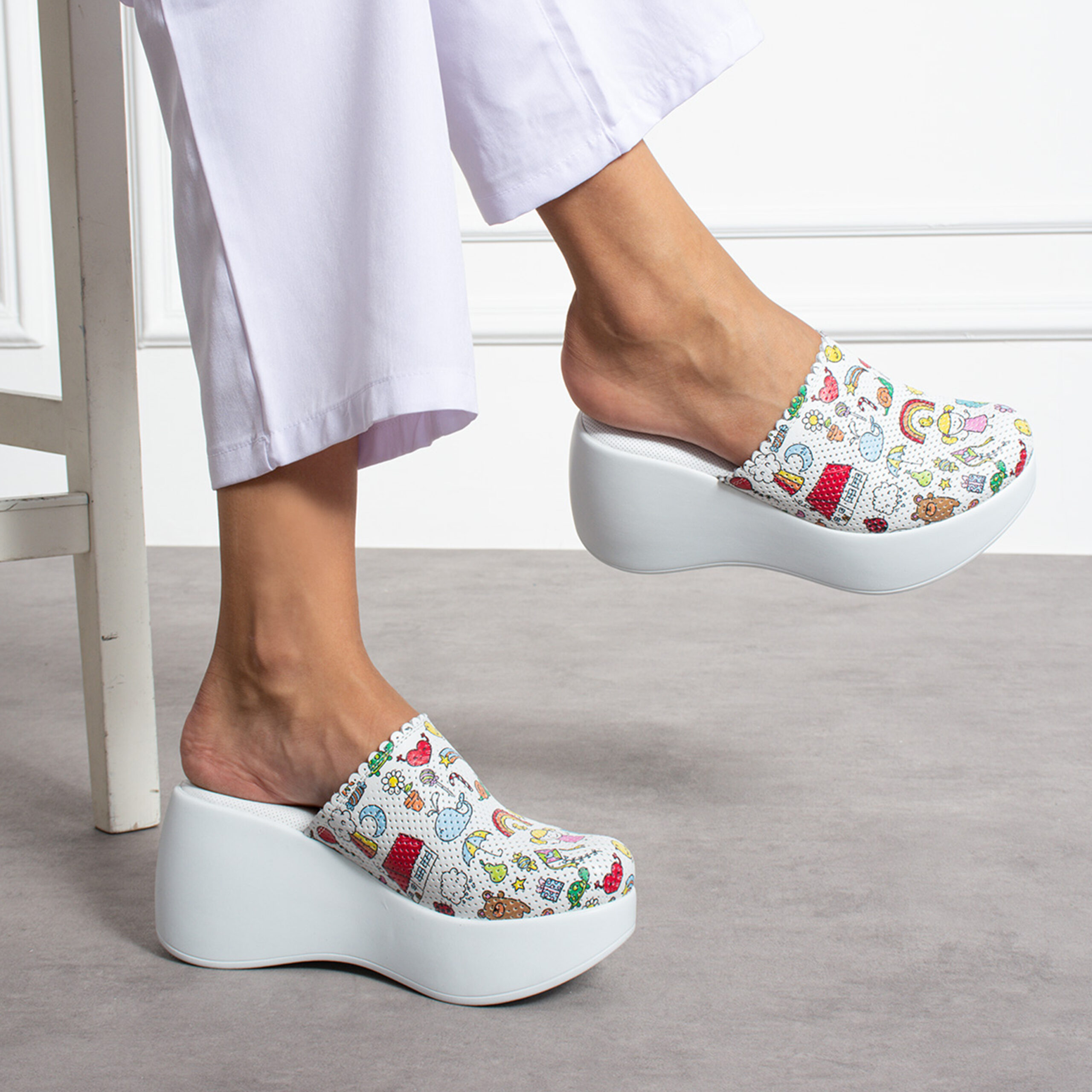 Цветни дамски анатомични чехли ARMADA, платформа, естествена кожа, дамска мода  

20