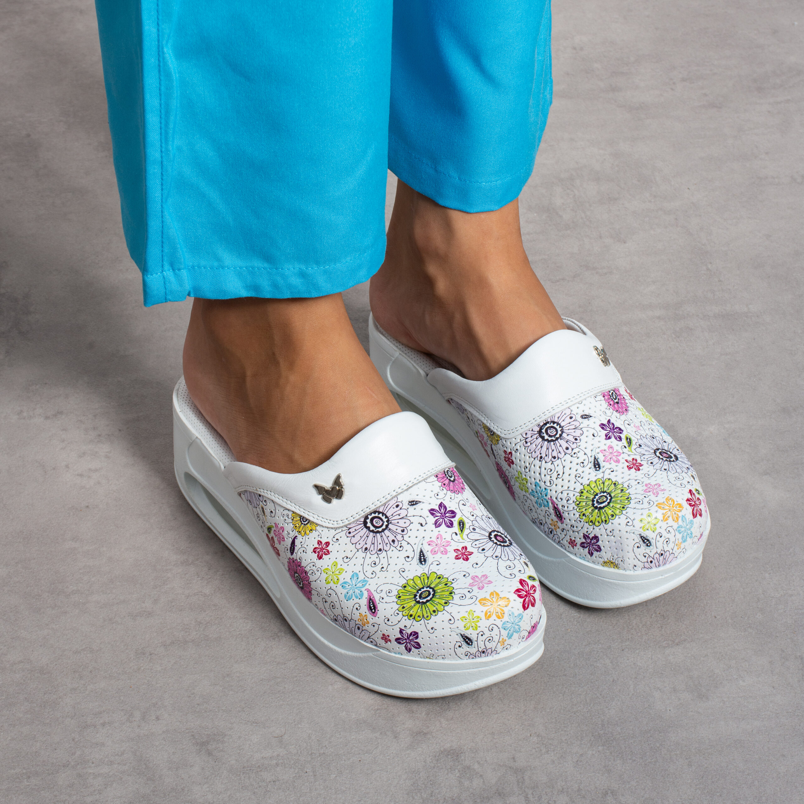 Кожено дамско сабо ARMADA, платформа, принт на цветя, дамски обувки  

19