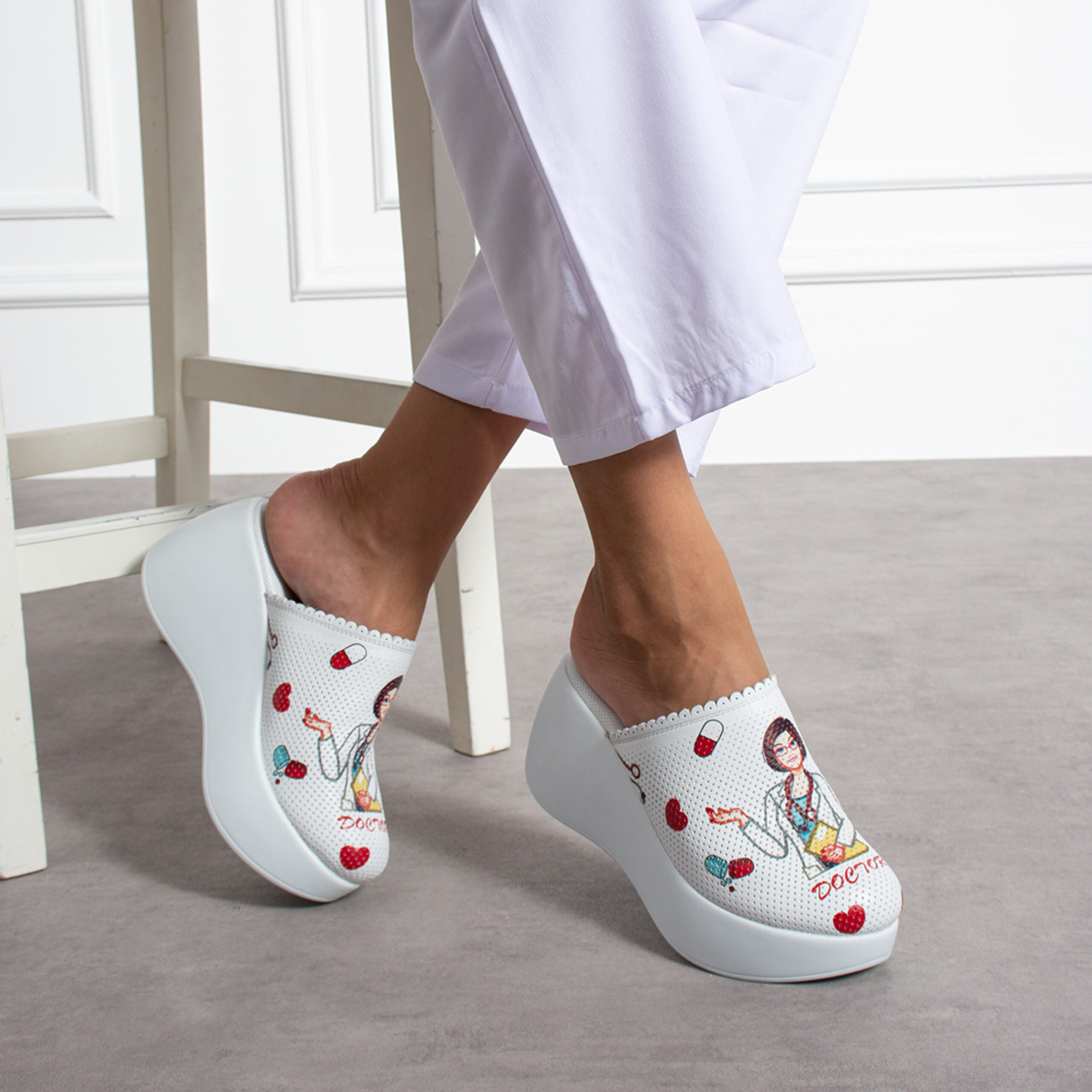 Медицински анатомични чехли ARMADA, платформа, естествена кожа, за медицински професии  

18