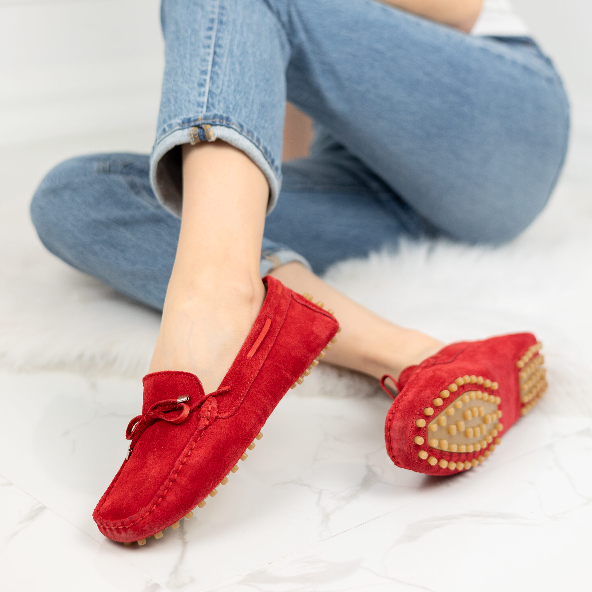 Червени дамски мокасини от естествен велур с панделка, модел ARMADA  

9.