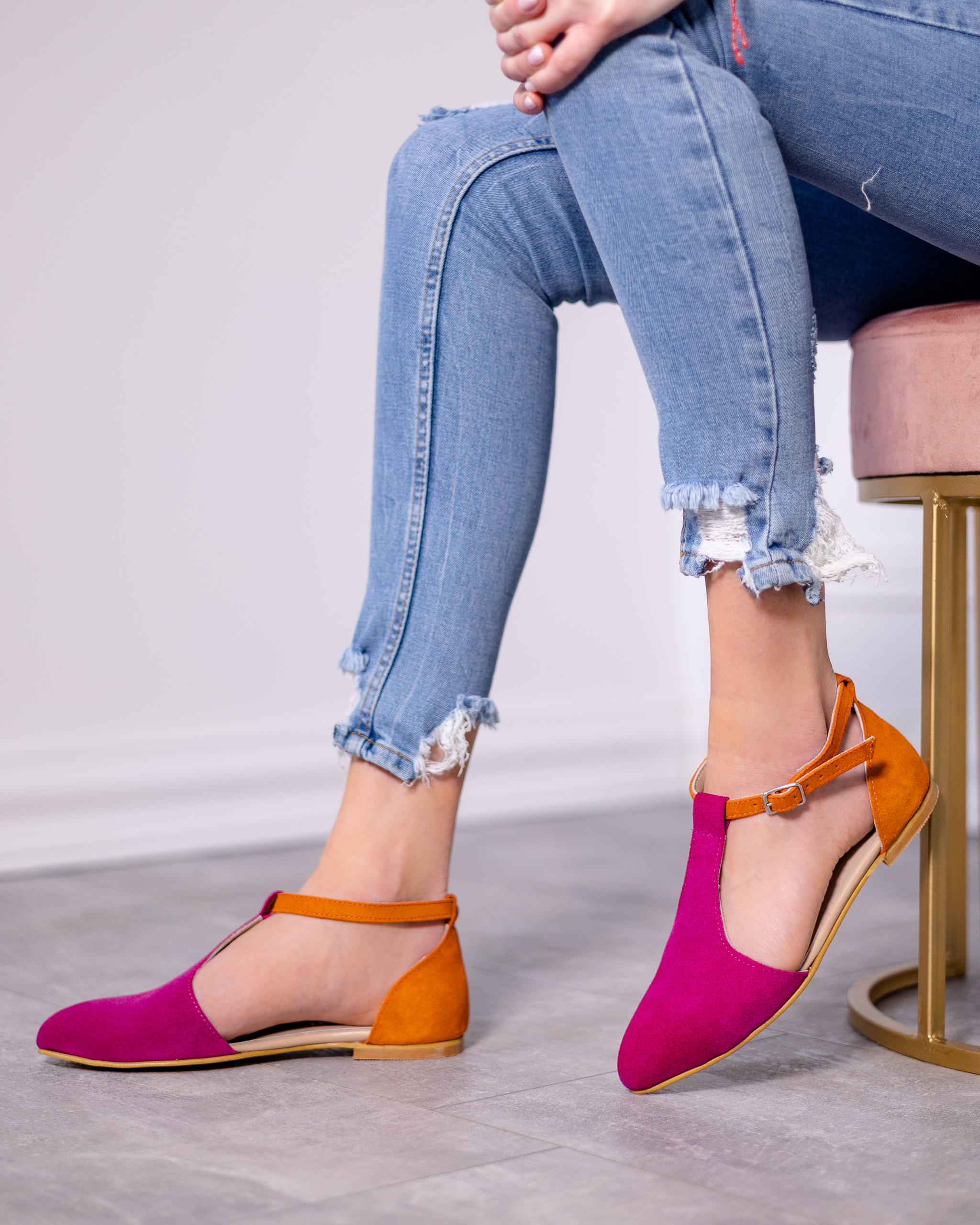 Цветни дамски балеринки от естествена кожа ARMADA, онлайн цена 54.71 лв  

19