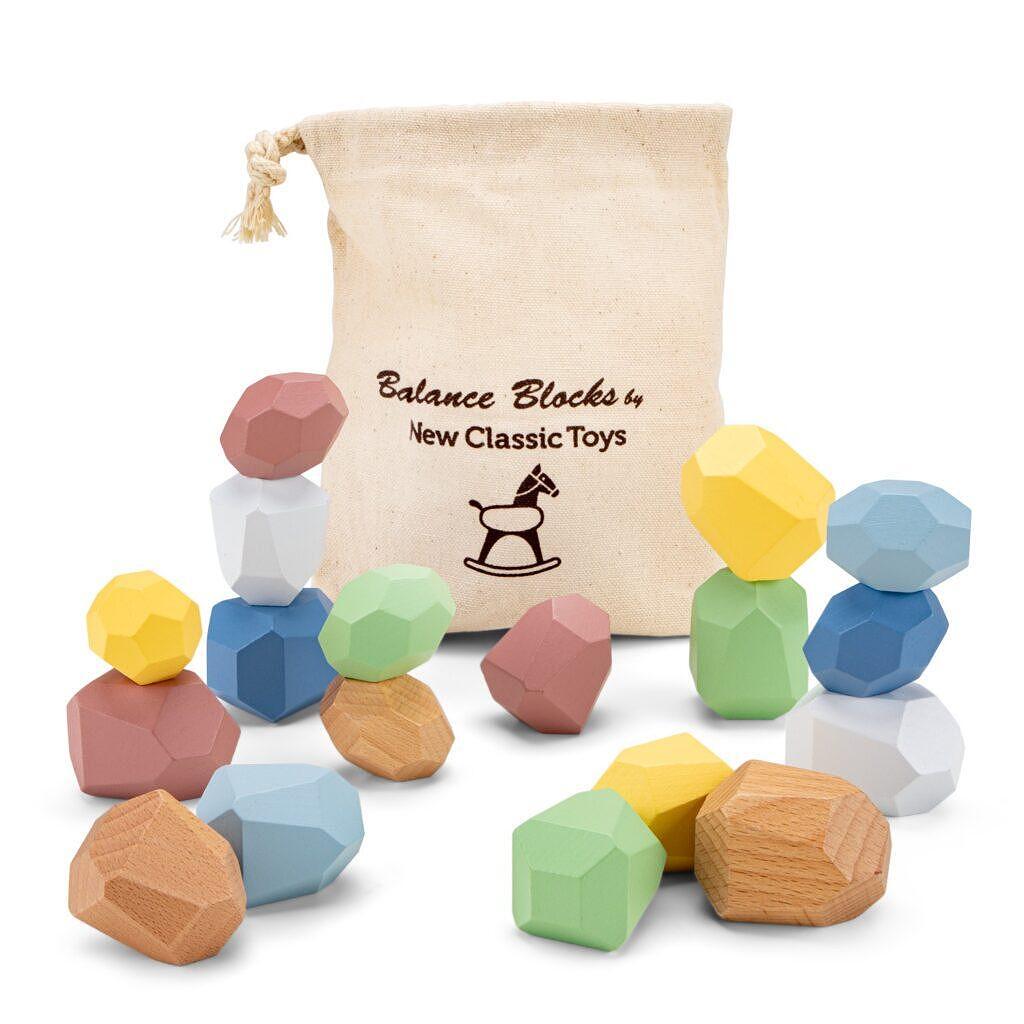 Монтесори игра за баланс с цветни камъчета — продуктова снимка