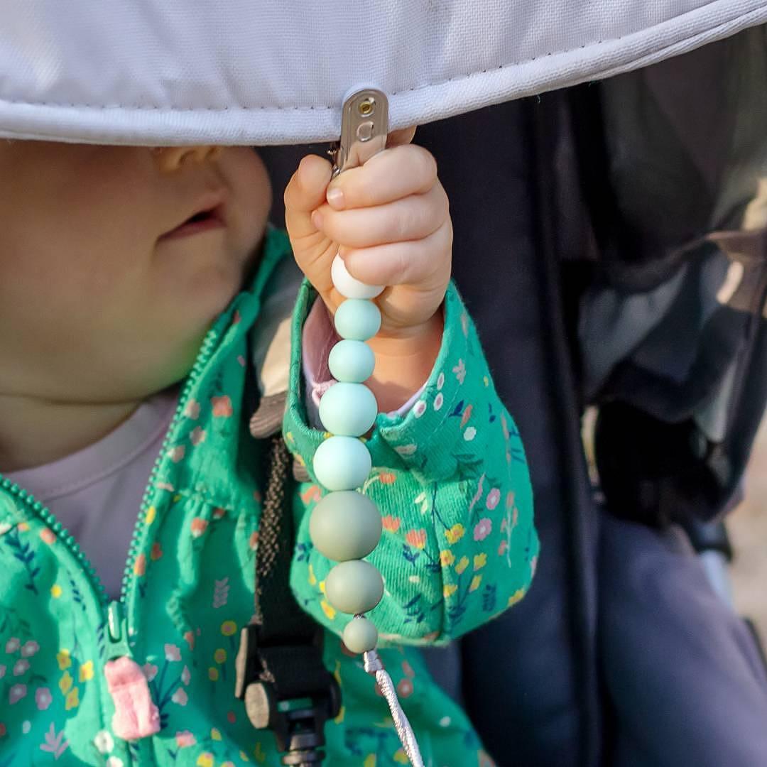 Клипс за биберон White Magnolia — снимка