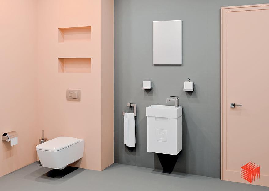 Комплект мебели за баня Сара 40 PVC, бял и дървесен цвят, цена 184.58 лв  

16