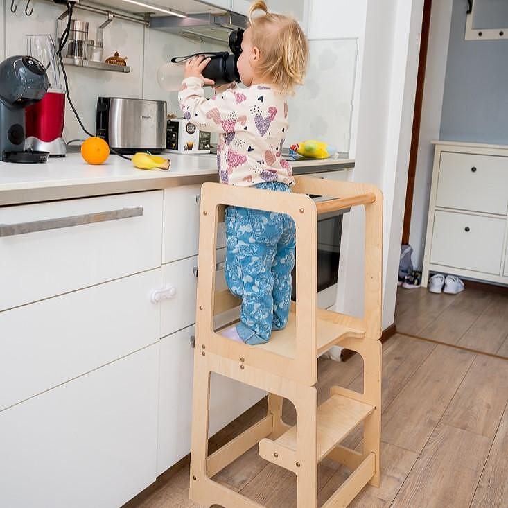 Помощна Кула Монтесори 2в1 с масичка и столче — продуктова снимка